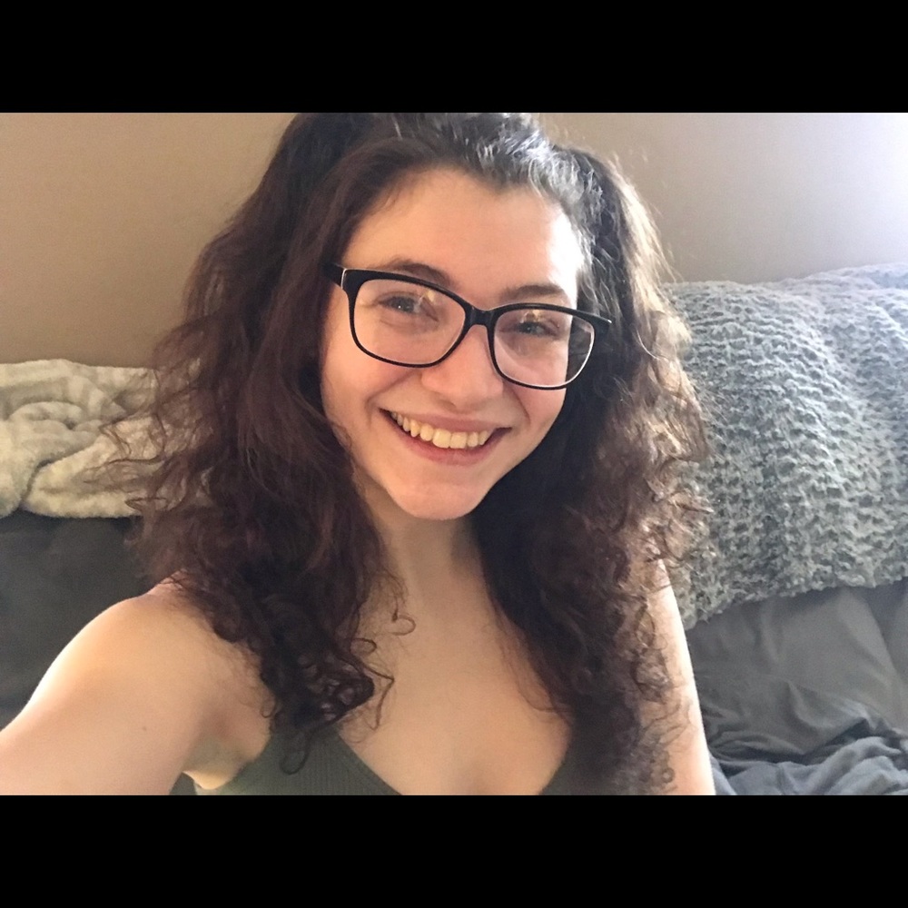 Meet your Posher, Olivia